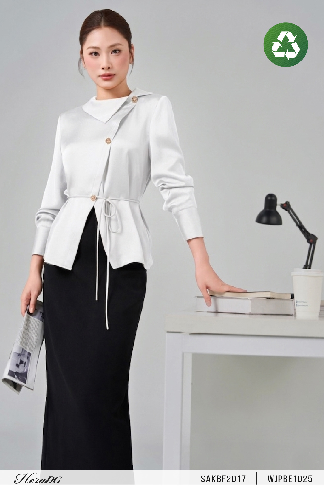 Ảnh của Áo kiểu cổ lệch, nẹp chéo
